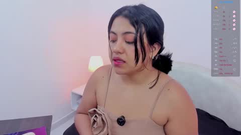 Amanda Marcuzzi  online show from November 2025 11:43:01 AM