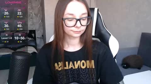 Mila online show from March 2025 03:45:02 PM