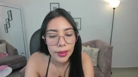 amara foxx online show from July 2026 06:43:02 PM