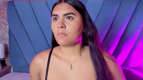 amarahanks_ online show from November 2025 11:32:01 AM