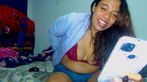 Amara Julia online show from December 2024 06:28:01 PM