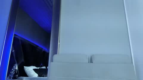 Emily online show from November 2025 12:11:02 PM