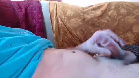 amazingcuteboy845 online show from April 2026 01:12:02 PM