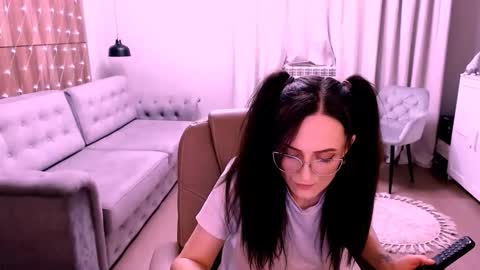 Izza online show from December 2025 02:10:02 PM