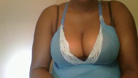 Mia online show from January 2025 07:38:02 PM