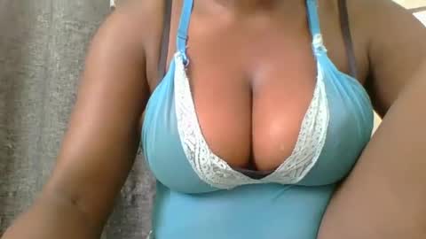 Mia online show from January 2025 12:56:01 PM