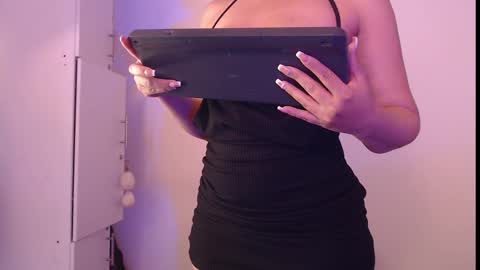 Ambar Jones online show from January 2025 07:41:01 AM