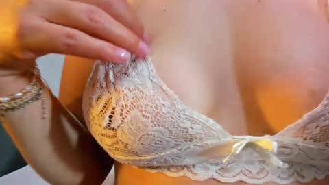 Ambar  online show from January 2025 03:55:01 PM