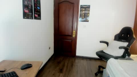 Ambar Ross online show from April 2026 12:54:01 PM