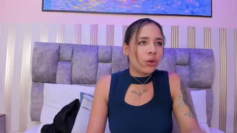 amber__moon_ online show from January 2026 02:00:01 PM