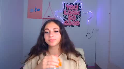 Snapshot of amber__r chatting on July 2026 11:24:02 AM Amber online show from July 2026 11:24:02 AM