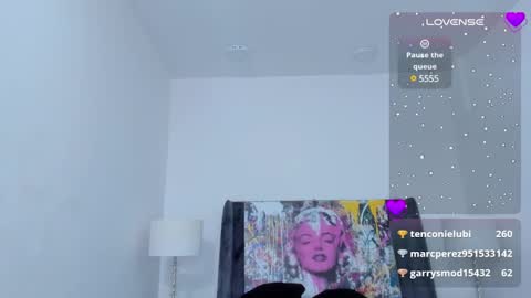 Snapshot of amber_adams_ chatting on December 2024 05:25:01 PM Amber online show from December 2024 05:25:01 PM