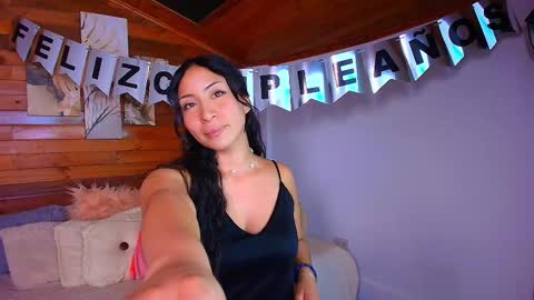 amber_curly online show from September 2025 09:40:02 PM
