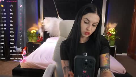 Snapshot of amberdismond chatting on May 2026 12:55:01 PM Anna online show from May 2026 12:55:01 PM