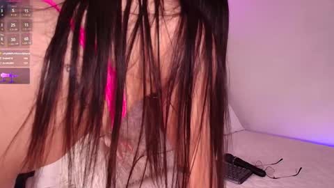 Snapshot of ambermoss_ chatting on February 2025 09:54:01 AM Amber online show from February 2025 09:54:01 AM