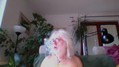 Snapshot of amberr11 chatting on December 2024 12:45:02 PM Amberr11 online show from December 2024 12:45:02 PM