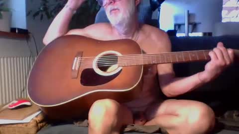 Snapshot of amberr11 chatting on September 2025 01:37:02 PM Amberr11 online show from September 2025 01:37:02 PM