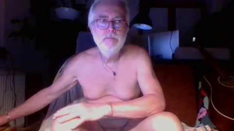 Snapshot of amberr11 chatting on September 2025 10:04:01 PM Amberr11 online show from September 2025 10:04:01 PM