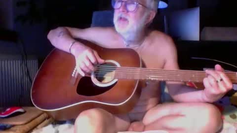 Snapshot of amberr11 chatting on September 2025 10:37:02 PM Amberr11 online show from September 2025 10:37:02 PM