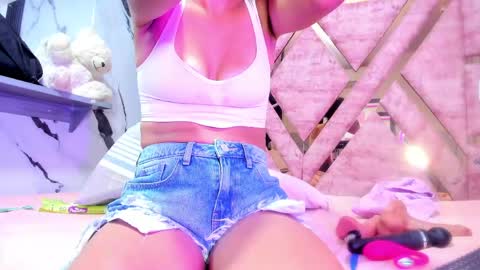 Snapshot of amberr_sweett chatting on May 2026 06:25:01 PM Amber online show from May 2026 06:25:01 PM