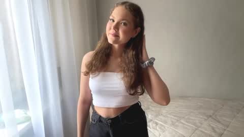 Mia online show from May 2026 06:53:02 AM