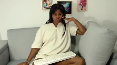 Snapshot of amelia_brunette2 chatting on November 2025 01:35:02 PM girl exsotic online show from November 2025 01:35:02 PM