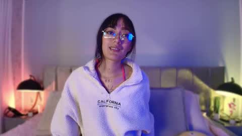lia online show from October 2025 12:06:01 PM