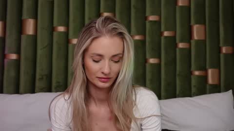 Amelia online show from December 2024 10:12:01 AM