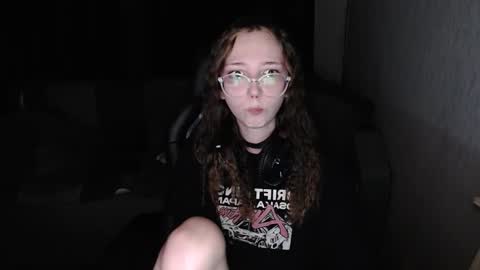 Amelia online show from October 2025 08:17:02 PM