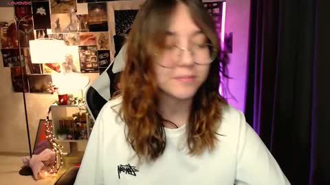 Amelia online show from November 2025 08:37:02 AM