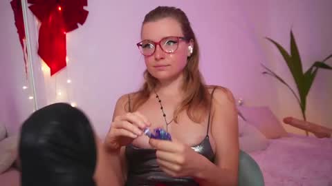 Snapshot of ameliasweety69 chatting on December 2024 07:11:02 AM Amelia online show from December 2024 07:11:02 AM