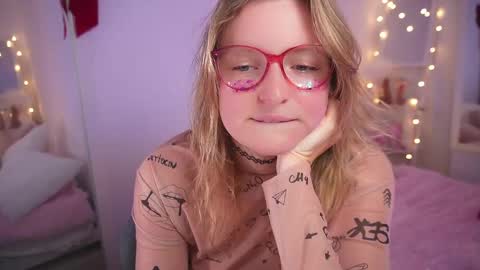 Snapshot of ameliasweety69 chatting on March 2025 04:44:01 PM Amelia online show from March 2025 04:44:01 PM