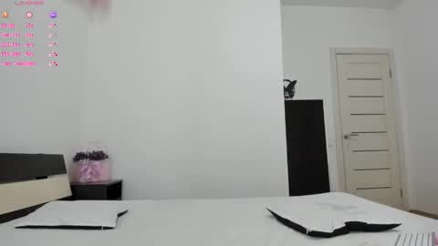 amelie_25 online show from December 2025 12:29:01 AM