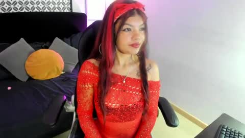 Snapshot of amelie_furtado chatting on May 2026 01:52:01 PM amelie online show from May 2026 01:52:01 PM