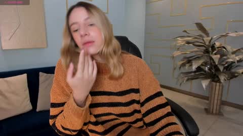 Amelie Graham online show from December 2024 11:06:01 AM