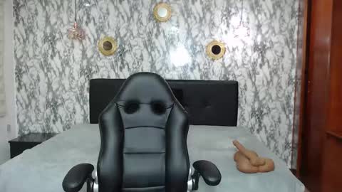 Amell Thomson online show from October 2025 11:20:02 AM