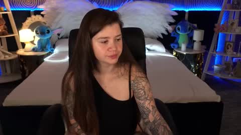 amellymillyy online show from November 2025 01:55:01 PM