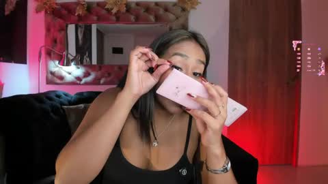 Snapshot of amelyamann chatting on May 2026 01:05:02 PM online show from May 2026 01:05:02 PM