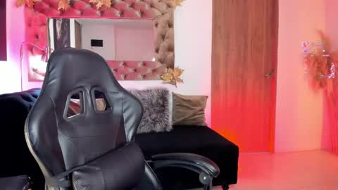 Snapshot of amelyamann chatting on May 2026 12:46:01 PM online show from May 2026 12:46:01 PM