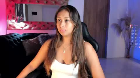 Snapshot of amelyamann chatting on May 2026 12:32:02 PM online show from May 2026 12:32:02 PM
