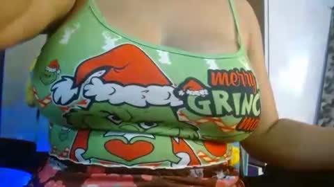 Mari online show from December 2025 01:04:02 PM