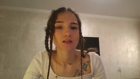 Julia  online show from October 2025 08:55:01 AM