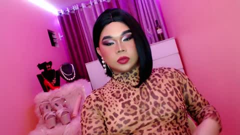 Queen Mireska online show from February 2025 02:02:02 PM