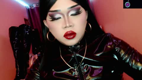 Queen Mireska online show from April 2026 03:54:01 PM