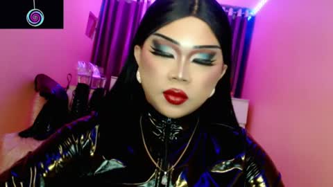 Queen Mireska online show from July 2026 01:36:01 PM