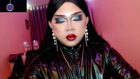 Queen Mireska online show from July 2026 02:05:02 PM