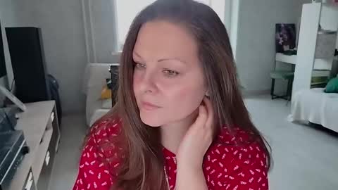 Mila online show from November 2025 07:51:02 AM