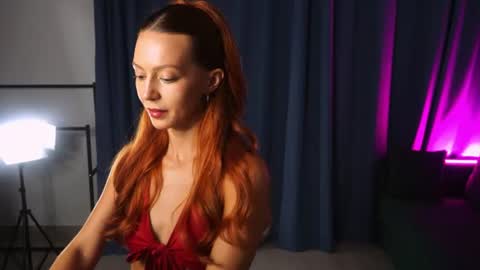 amilifox1 online show from June 2026 05:19:02 PM