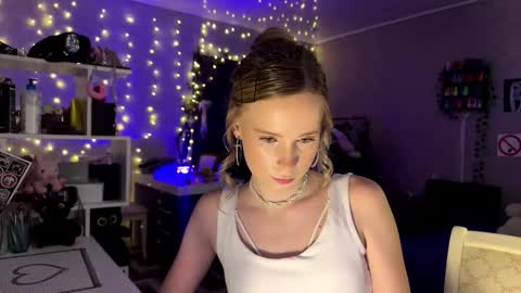 Snapshot of amily_sunray chatting on March 2026 01:59:01 PM Amily online show from March 2026 01:59:01 PM