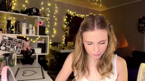 Snapshot of amily_sunray chatting on March 2026 02:00:02 PM Amily online show from March 2026 02:00:02 PM